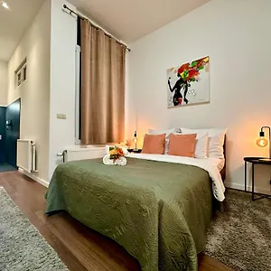 Luxury Centrum By Rikas Appartement